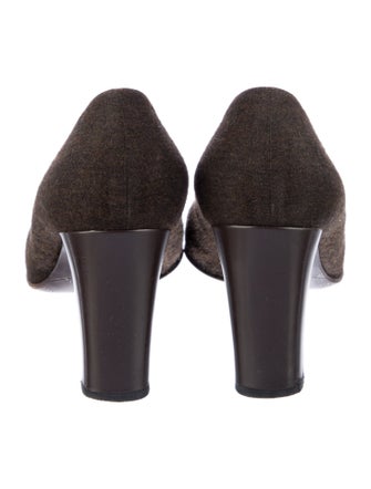 Chanel Interlocking CC Logo Wool Pumps