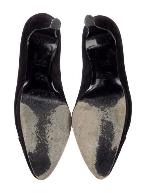 Chanel Interlocking CC Logo Suede Pumps