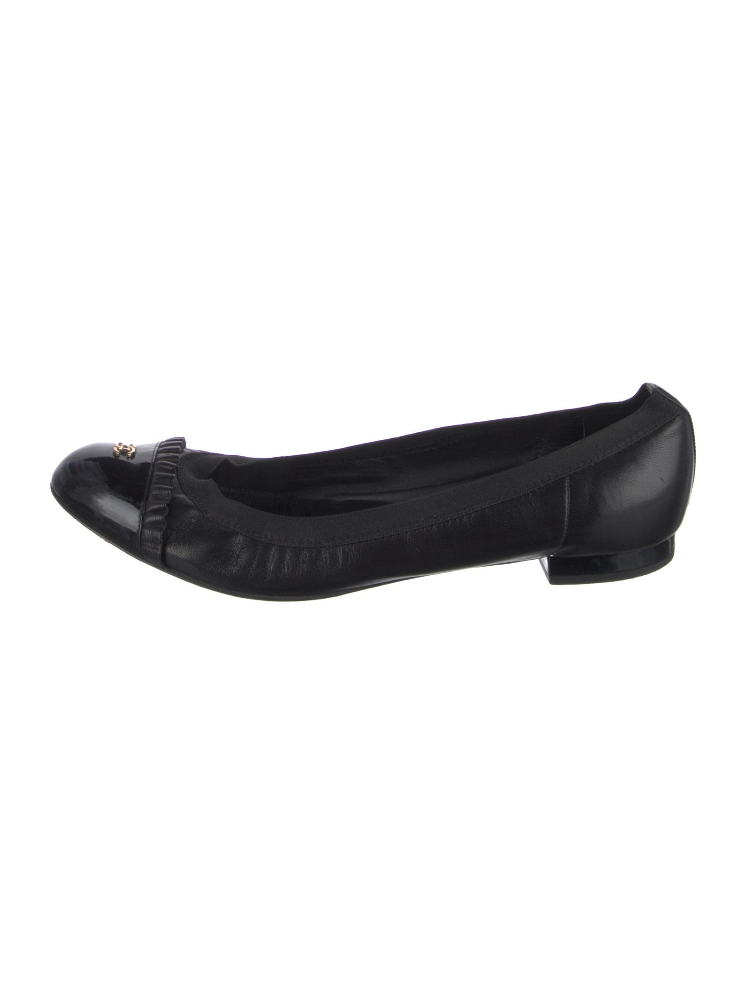 Chanel Interlocking CC Logo Leather Ballet Flats