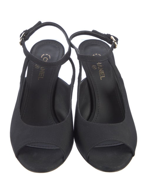 Chanel 2021 Interlocking CC Logo Slingback Pumps