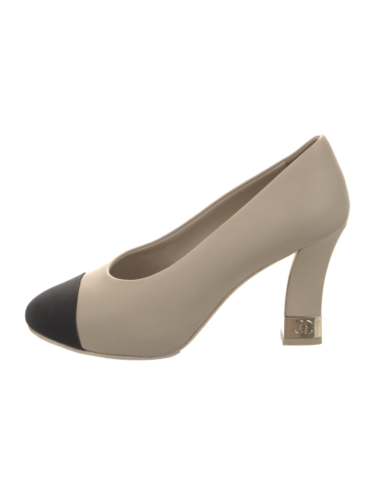 Chanel 2020 Interlocking CC Logo Pumps