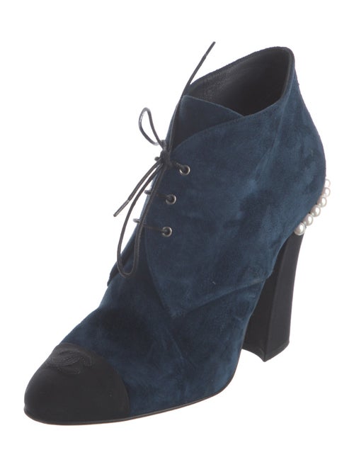 Chanel 2018 Interlocking CC Logo Lace-Up Boots