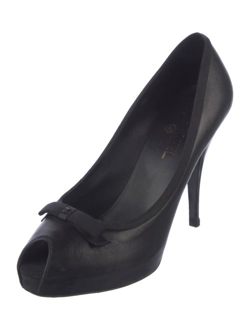 Chanel 2009 Interlocking CC Logo Pumps