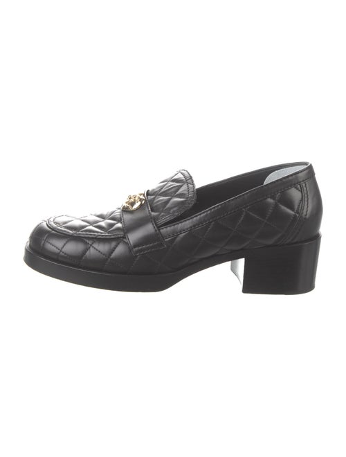 Chanel 2023 Interlocking CC Logo Pumps