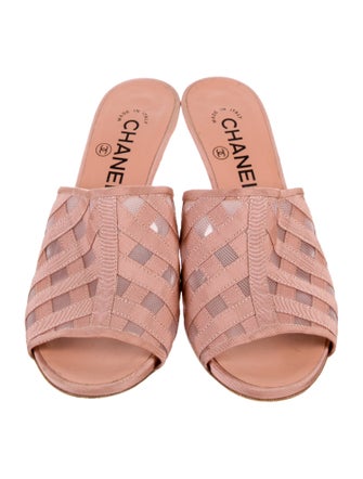 Chanel 2019 Interlocking CC Logo Slides