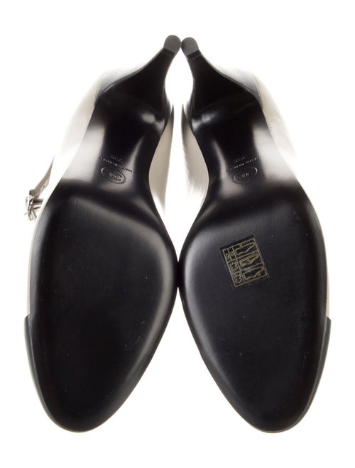 Chanel 2022 Interlocking CC Logo Pumps