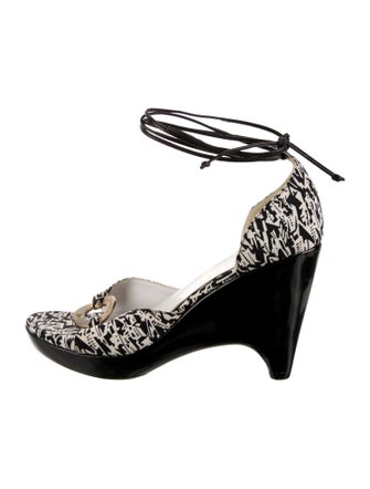 Chanel 2003 Interlocking CC Logo Sandals