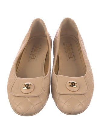 Chanel 2023 Interlocking CC Logo Flats