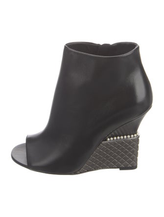 Chanel 2017 Interlocking CC Logo Sandals