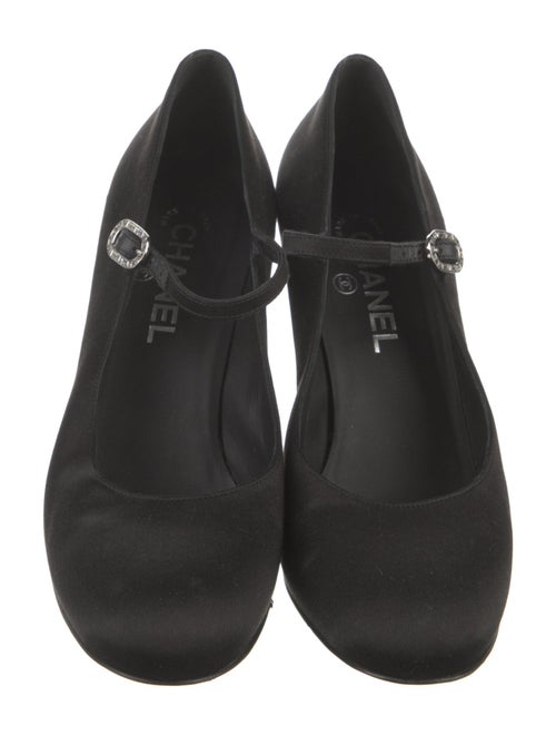 Chanel 2021 Interlocking CC Logo Pumps