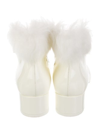 Chanel 2023 Interlocking CC Logo Pumps