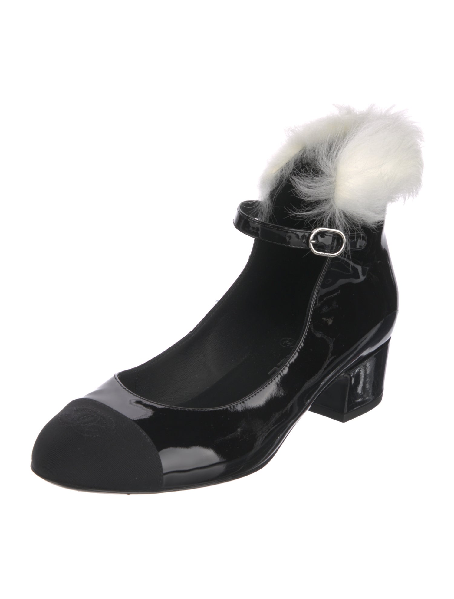 Chanel 2023 Interlocking CC Logo Pumps