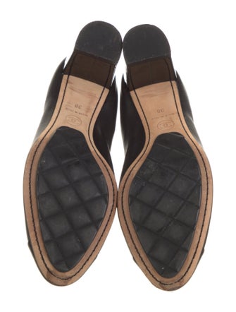 Chanel Interlocking CC Logo Leather Pumps