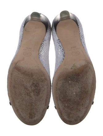 Chanel Interlocking CC Logo Mesh Pumps