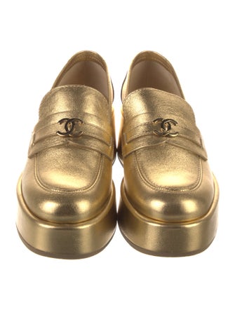 Chanel 2022 Interlocking CC Logo Loafers