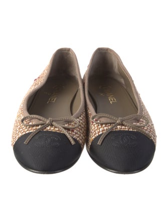 Chanel 2023 Interlocking CC Logo Flats