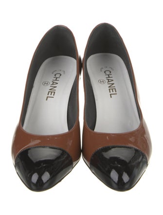Chanel Interlocking CC Logo Patent Leather Pumps