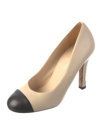 Chanel 2017 Interlocking CC Logo Pumps