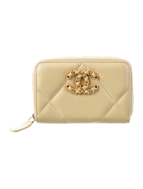 Chanel Interlocking CC Logo Lambskin Wallet