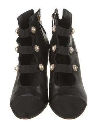 Chanel Interlocking CC Logo Leather Lace-Up Boots