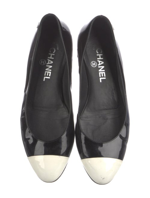 Chanel Interlocking CC Logo Patent Leather Flats