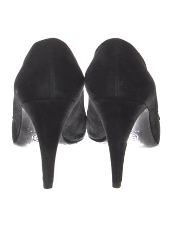 Chanel Interlocking CC Logo Suede Pumps
