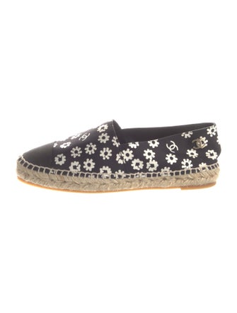 Chanel 2022 Interlocking CC Logo Espadrilles