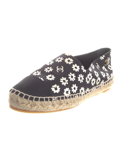 Chanel 2022 Interlocking CC Logo Espadrilles