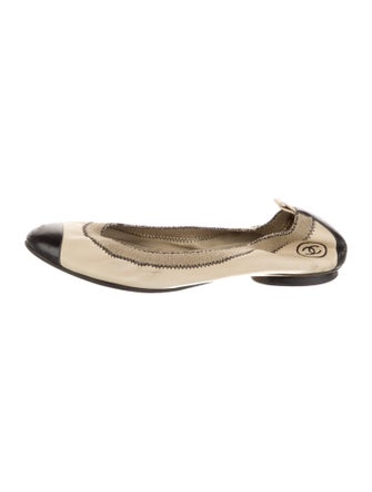 Chanel Interlocking CC Logo Leather Ballet Flats