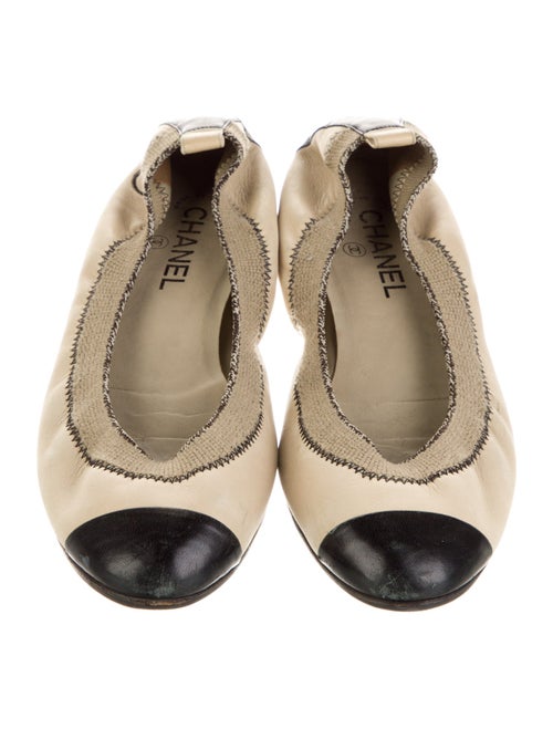 Chanel Interlocking CC Logo Leather Ballet Flats