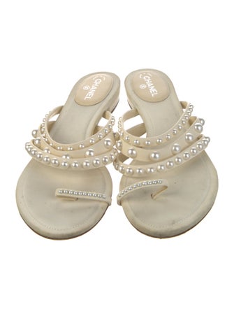 Chanel 2018 Interlocking CC Logo Slides