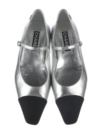 Chanel 2024 Interlocking CC Logo