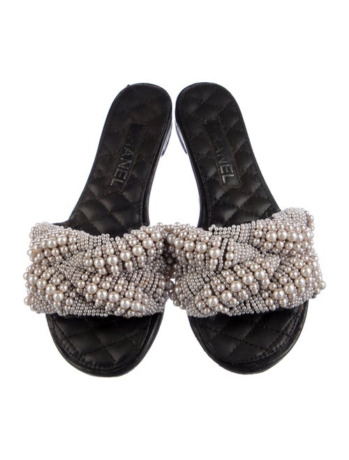 Chanel Interlocking CC Logo Slides