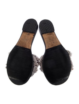 Chanel Interlocking CC Logo Slides