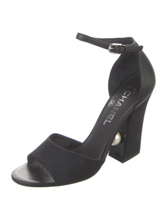 Chanel Interlocking CC Logo Leather Sandals