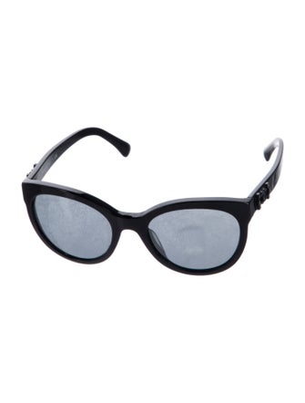 Chanel Interlocking CC Logo Wayfarer Sunglasses