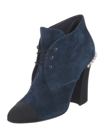 Chanel 2018 Interlocking CC Logo Lace-Up Boots