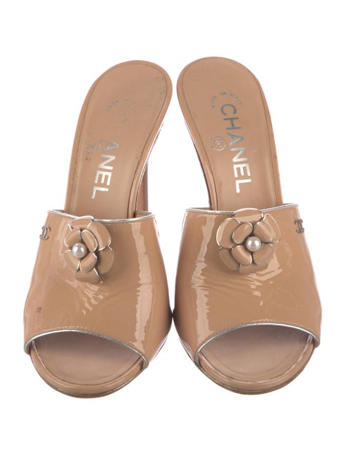 Chanel Interlocking CC Logo Patent Leather Slides