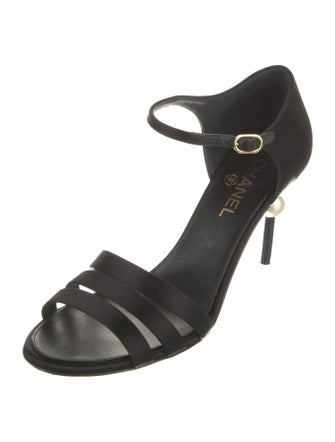 Chanel 2022 Interlocking CC Logo D'Orsay Pumps