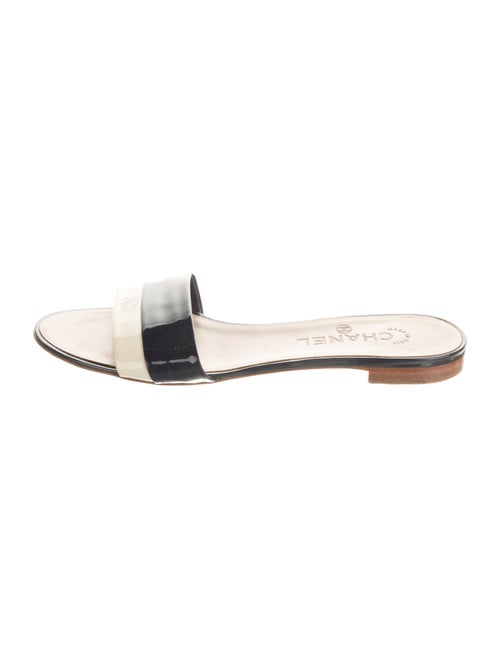 Chanel Interlocking CC Logo Patent Leather Slides