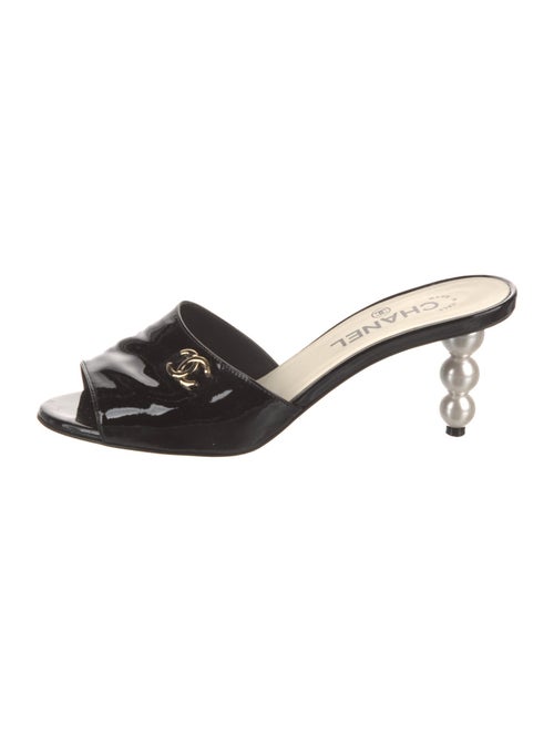 Chanel Interlocking CC Logo Patent Leather Slides