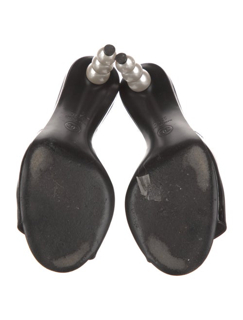 Chanel Interlocking CC Logo Patent Leather Slides