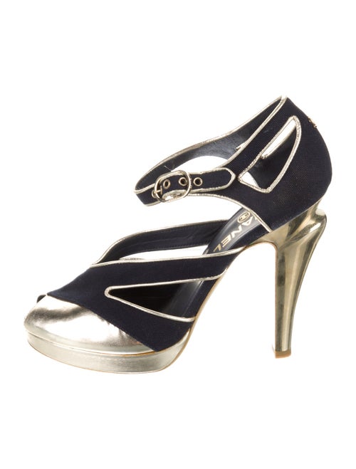 Chanel 2008 Interlocking CC Logo D'Orsay Pumps