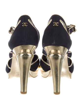 Chanel 2008 Interlocking CC Logo D'Orsay Pumps