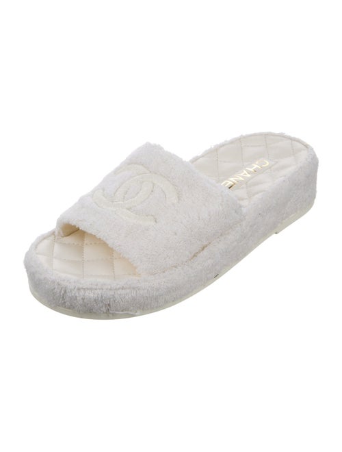 Chanel 2021 Interlocking CC Logo Espadrilles