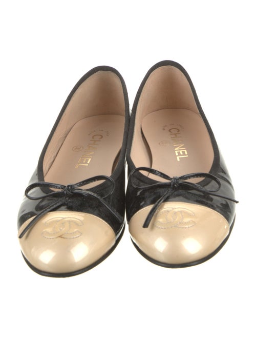 Chanel Interlocking CC Logo Patent Leather Ballet Flats