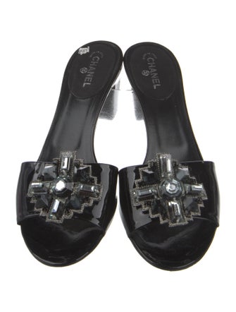 Chanel Interlocking CC Logo Patent Leather Slides