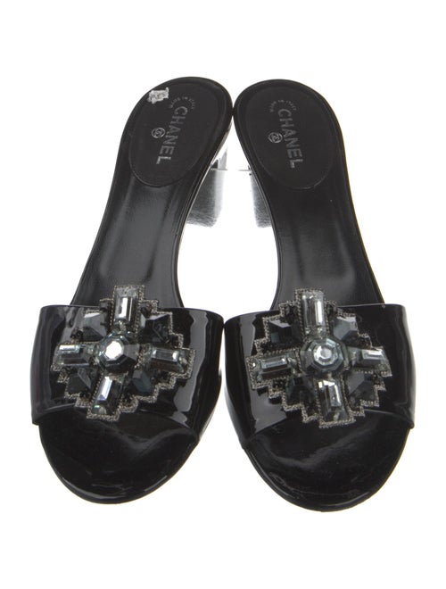 Chanel Interlocking CC Logo Patent Leather Slides