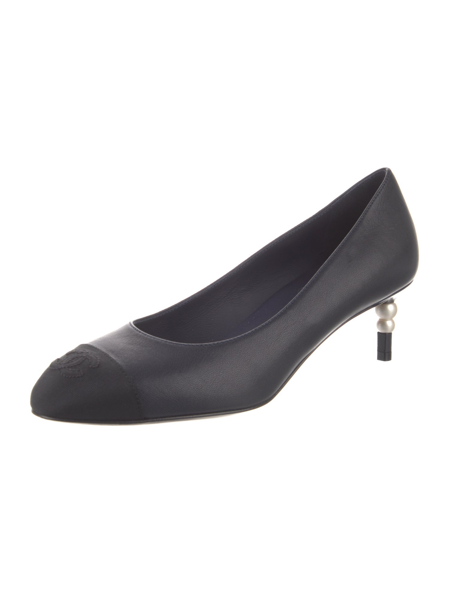 Chanel Interlocking CC Logo Leather Pumps