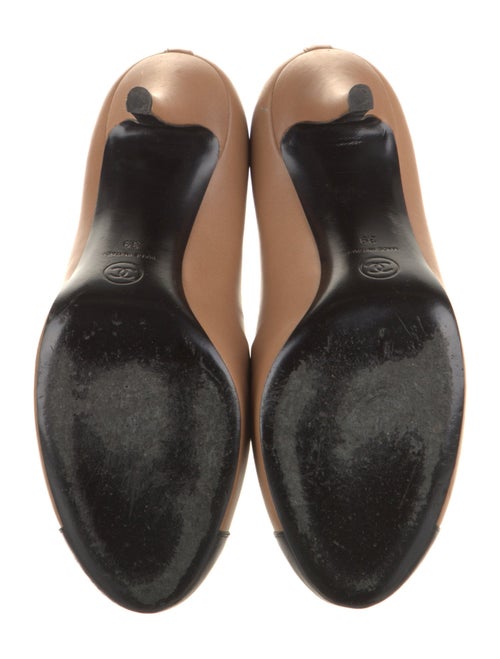 Chanel Interlocking CC Logo Leather Pumps